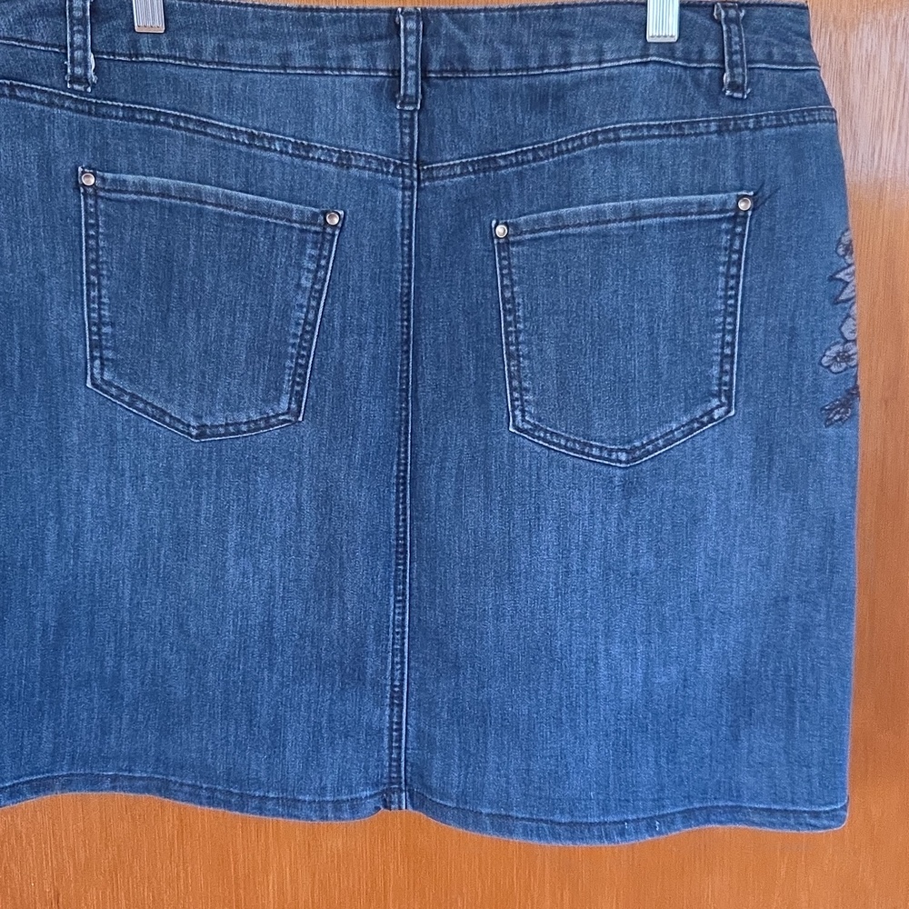 Christopher & Banks Blue Denim Skorts with Floral Embroidery - Picture 4 of 8